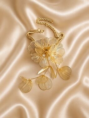 Kate Middleton Famous Cascading Floral Necklace